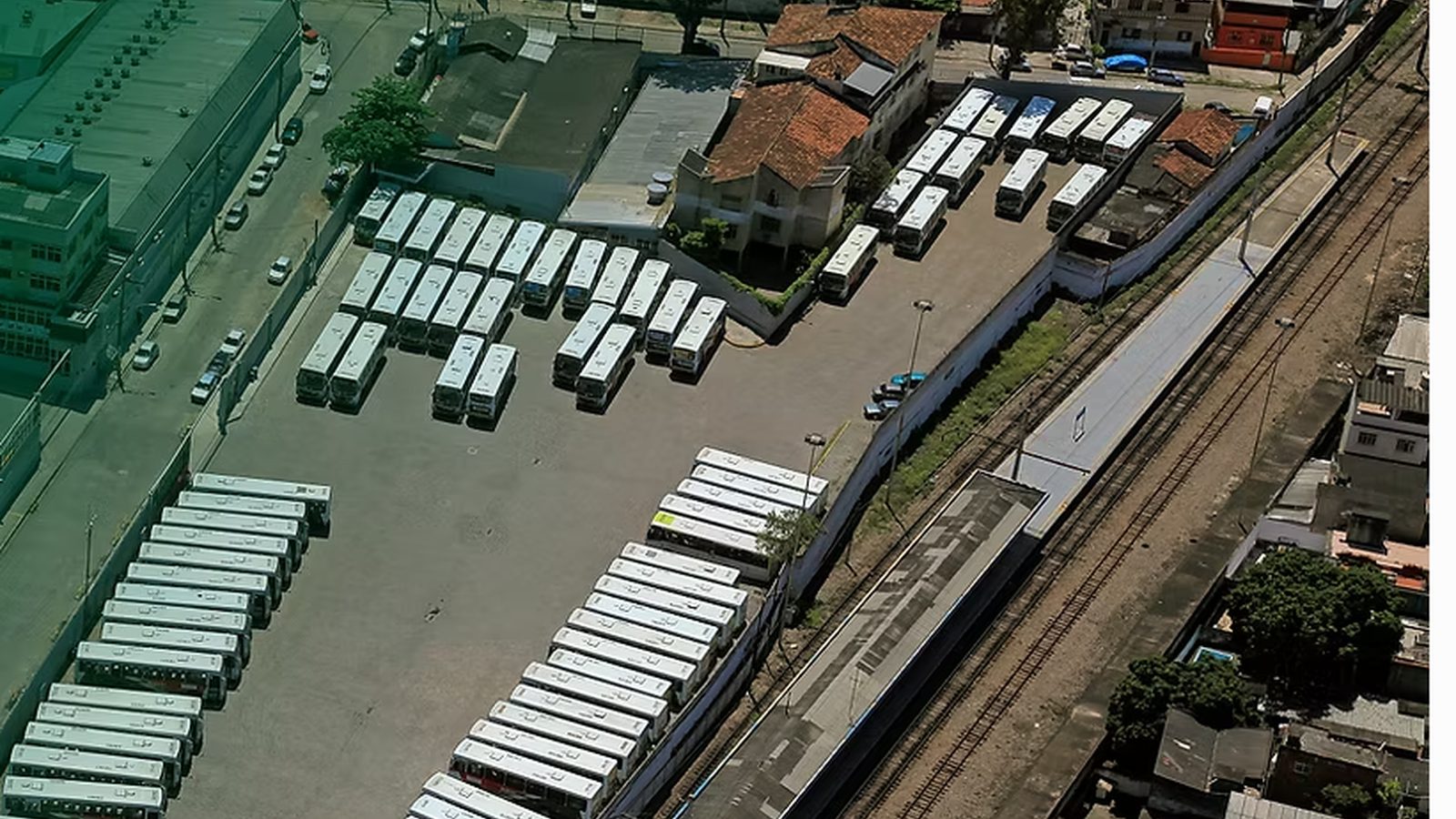 Vista aérea da garagem da Viação Nossa Senhora de Lourdes